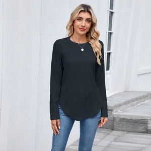 Women's long-sleeved t-shirt featuring hollow diamond texture and elegant curved hemline