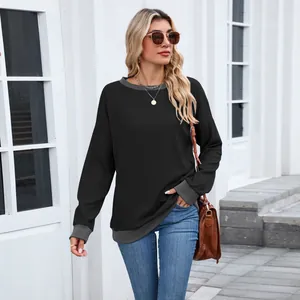 Sweat-shirt noir décontracté pour femme avec bordure côtelée grise et coupe ample confortable