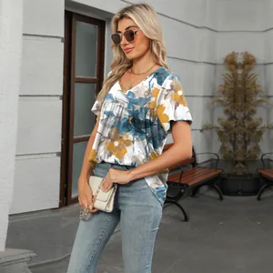 Camiseta de mujer con cuello en V, estampado y corte holgado plisado en el exterior