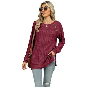 Sweat-shirt bordeaux pour femme à col rond, manches raglan et boutons décoratifs