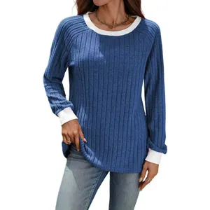 Maglia casual a maniche lunghe a costine blu con girocollo e polsini bianchi a contrasto