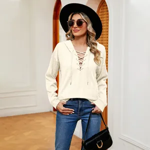 Sudadera con capucha crema elegante con cordones para mujer, ideal para el otoño