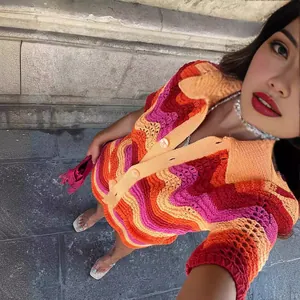 Ensemble en maille crochetée à motif de vagues d'été avec col polo et jupe assortie chic