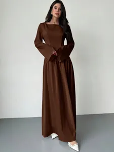 Elegante bruine Franse lange jurk met lange mouwen, boothals en A-lijn silhouet