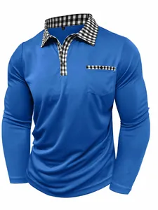 Détail du polo bleu à manches longues pour hommes avec col et poche à carreaux chic