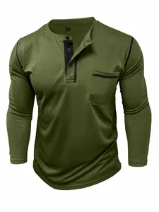 Vista dettagliata di una maglia Henley a maniche lunghe in cotone piqué verde oliva uomo