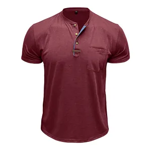 Premium Vintage weinrotes Herren-Henley-Shirt mit kurzen Ärmeln und klassischer Brusttasche