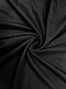 Vista macro dettagliata della trama del tessuto mesh nero traspirante ad asciugatura.