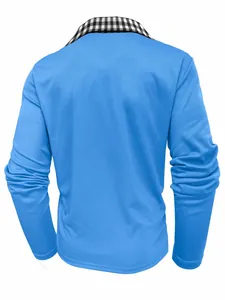 Vue arrière d'un polo bleu à manches longues à séchage rapide avec col à carreaux