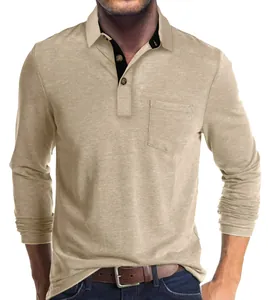 Vue détaillée d'un polo à manches longues en coton kaki pour hommes avec poche poitrine