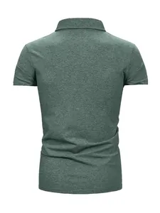 Dettaglio vista posteriore di polo da uomo verde mélange a maniche corte, casual