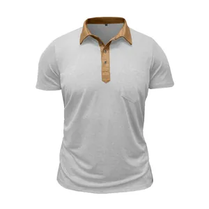 Detail eines schmal geschnittenen Herren-Poloshirts mit braunem Kontrastkragen