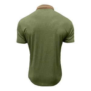 Rückansicht eines olivgrünen Herren-Poloshirts mit Kontrastkragen in Khaki und Slim Fit