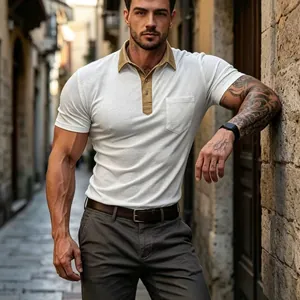 Schmal geschnittenes weißes Polo-Shirt für Herren mit Kontrastkragen und Tasche