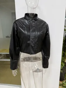 Veste courte en similicuir noir style punk vintage avec col montant pour femmes mode.