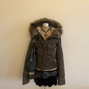 Braune Vintage-Kurzjacke im amerikanischen Stil mit abnehmbarer Kunstfellkapuze