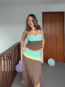 Sommerliches Color-Block-Neckholder-Top und unregelmäßiges Maxirock-Zweiteiler-Set