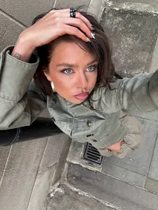 Giacca corta stile militare vintage verde lavato da donna con colletto alla coreana