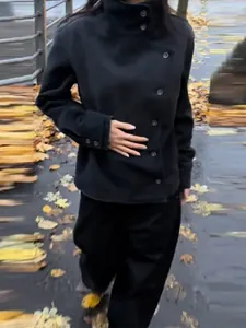 Minimalist retro high-collar workwear jacket for women in black vintage street style