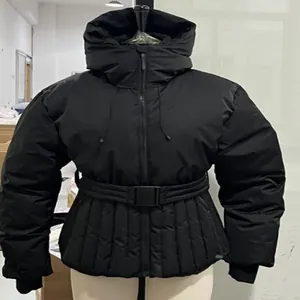 Stylische schwarze, verdickte Damen-Ski-Kapuzenjacke mit verstellbarem Taillengürtel