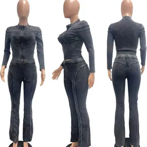 Drei-Winkel-Ansicht des Damen-Trainingsanzugs mit Acid-Wash-Effekt und Schlaghose
