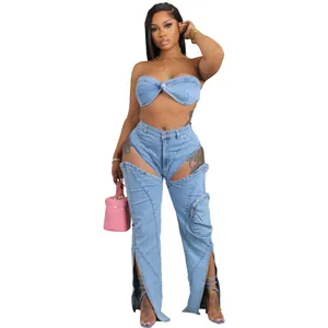 Set sexy due pezzi in denim lavato con pantaloni cut-out e top a fascia