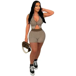 Fashionable women's two-piece knitted set featuring a two-way zipper top and shorts