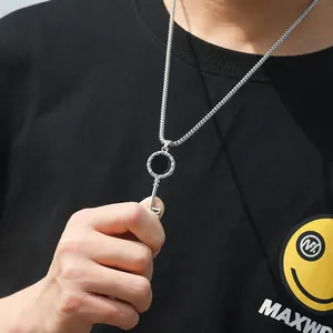 Collier pendentif clé en acier titane argenté pour homme style hip-hop chaîne longue