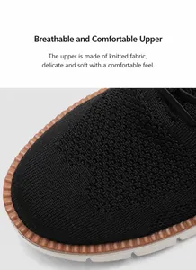 Primer plano detallado que muestra la tela textil transpirable de mocasines para hombres