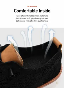 Primer plano del forro transpirable y la plantilla suave del mocasín casual negro para hombre.