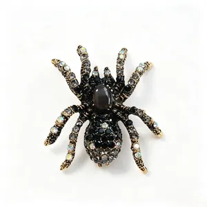 Antike Spinnenbrosche mit Strass und Goldfinish für Halloween-Kostümschmuck-Accessoires.