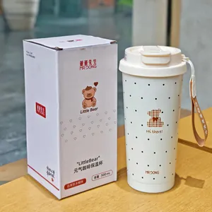 500ml cremeweißer Edelstahl-Isolierkaffeebecher mit einem niedlichen Bärenmuster