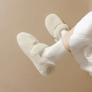 Comfortabele crèmekleurige pluizige instappers voor dames, warme pluche platte loafers