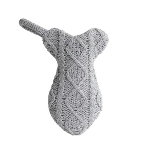 Calcetín navideño gris de punto en forma de hueso para decoración de mascotas festivas