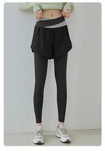 Dettaglio dei leggings da yoga neri due pezzi da donna per corsa e fitness sportivo