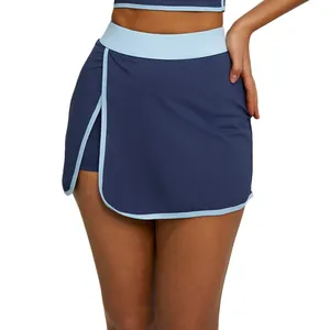 Jupe-short de yoga bleu marine avec bordure bleu clair et short intégré pour sport