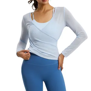 Light blue breathable mesh two-piece yoga top with long sleeves for women fitness