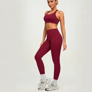 Bourgondische yogaset voor dames met schokbestendige sportbeha en nauwsluitende legging