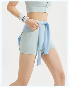 Premium Hellblaue High-Waist-Yoga-Shorts mit passendem, geknotetem Strickpullover