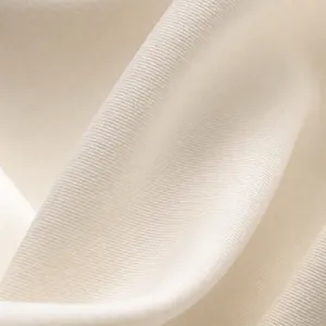 Close-up van zeer elastische, ademende geribbelde stof voor sport- en yogatops.