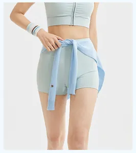 Hoch taillierte Yoga-Shorts mit Bauchkontrolle aus atmungsaktivem hellblauem Stoff für Damen