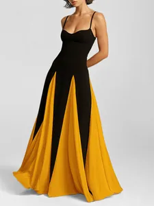 Elegant contrast color strap maxi dress with flared hem for women's vacation fashion wear