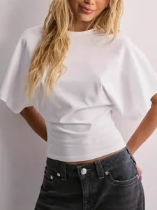 T-shirt blanc à col rond pour femme avec manches chauve-souris élégantes