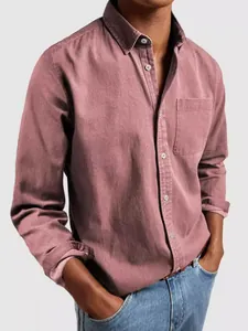 Camisa clásica vintage de manga larga rosa empolvado para hombre con bolsillo en pecho