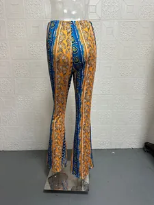 Pantaloni a zampa stile bohémien con stampa paisley, strisce verticali e vita alta elastica