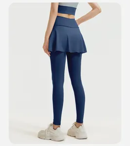 Vista posteriore di leggings da yoga blu navy a vita alta con dettaglio gonna sport