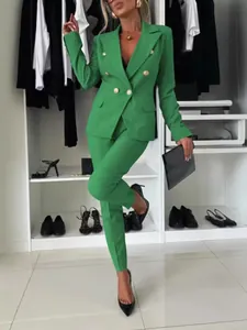 Elegantes grünes, schmal geschnittenes Damen-Zweiteiler-Blazer-Set mit Goldknöpfen