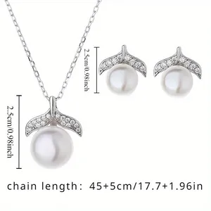 Dimensioni dettagliate dell'elegante set di collana e orecchini di perle con cristalli