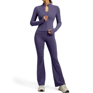 Lila Yoga-Set für Damen mit schmal geschnittener Jacke und ausgestellter Leggings