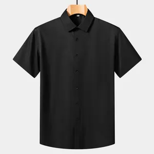 Camicia classica da uomo a maniche corte nera, business casual, tessuto traspirante moderno